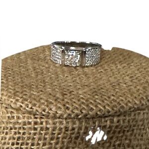 NWT men's moissanite ring size 9. Retail $100.00